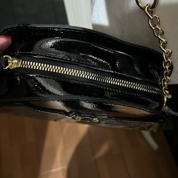 Betsey Johnson Crossbody Patent Bat Purse NWT - Picture 8 of 9